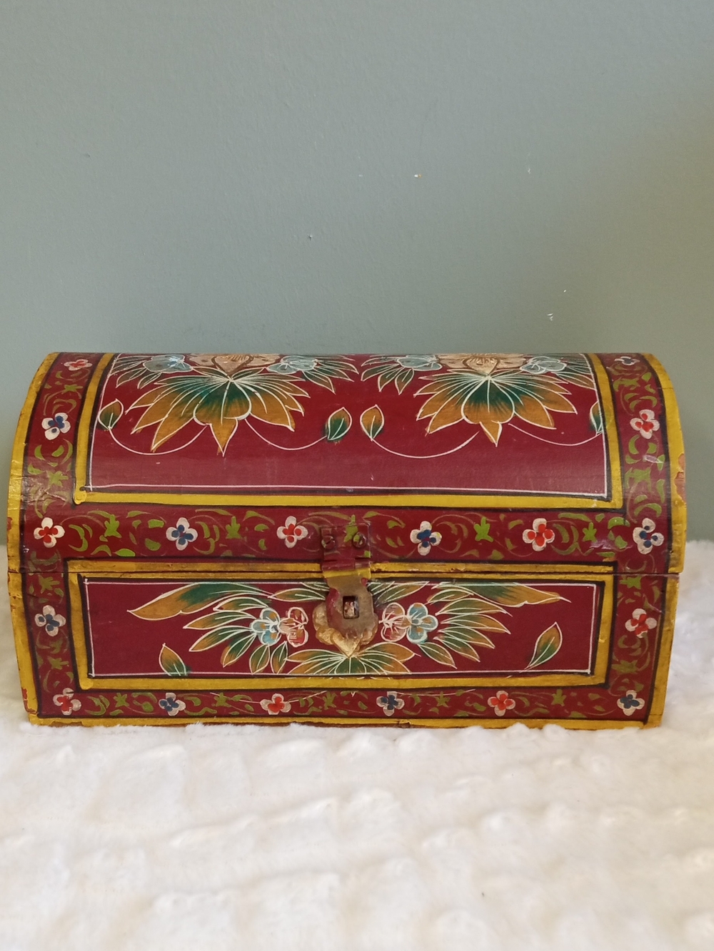 Vintage Hand-Painted Red Floral Decorative Storage Chest